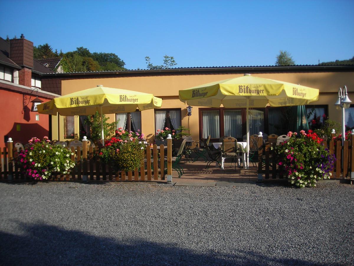 Hotel Haus Muehlbach Nideggen Bagian luar foto